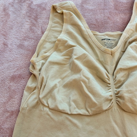 Avenue Tank style Shape Wear
NWOT
Size 1X - Picture 2 of 4